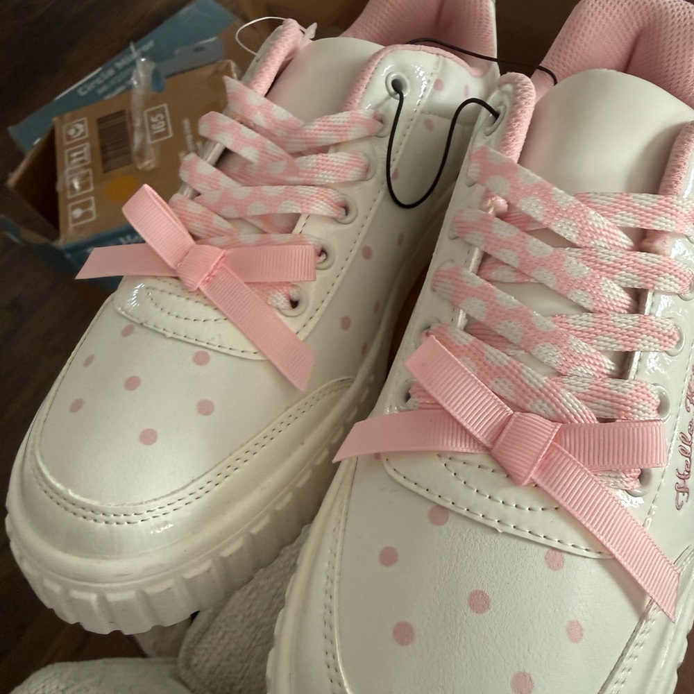 Hello Kitty White Pink Polka Dot Sneakers with Bow Graphic - Picture 3 of 6